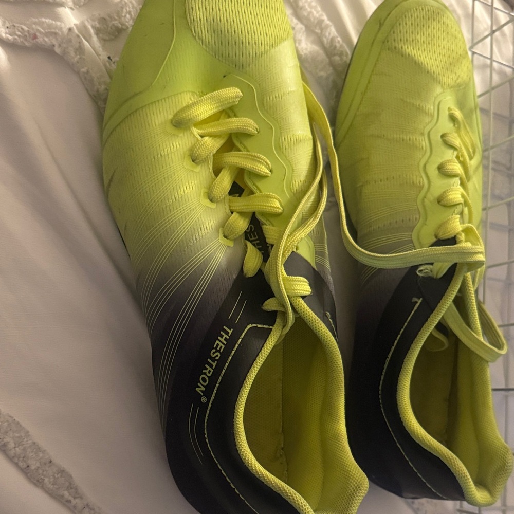 Men's Athletic Shoes - Neon Yellow and Black